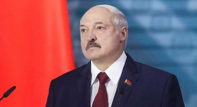 Лукашенко заявил, что не будет стрелять в свой народ из автомата