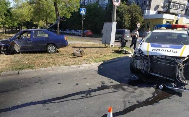 В Николаеве полицейские попали в ДТП, есть пострадавшая