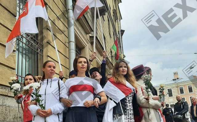 У Санкт-Петербурзі пройшла акція солідарності з білоруськими жінками