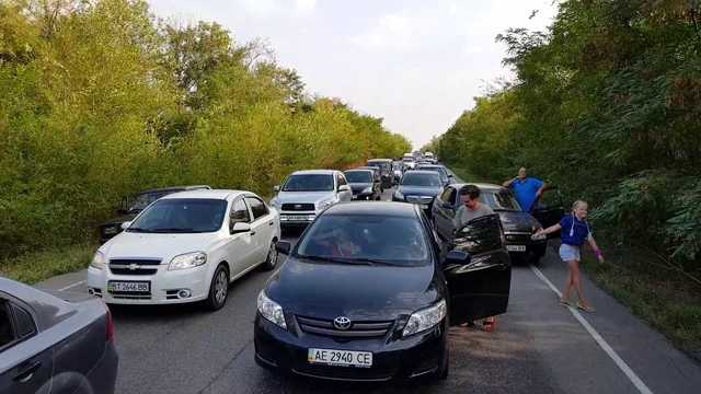 Под Кирилловкой образовались огромные пробки