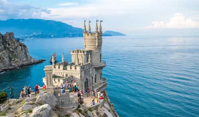 В Крыму "власти" решили, что людям достаточно 4 литра воды в сутки