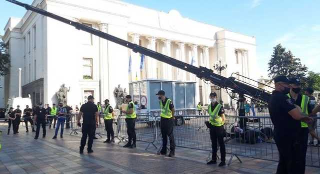 В центр Киева вывели полицию и Нацгвардию из-за акции протеста «евробляхеров»