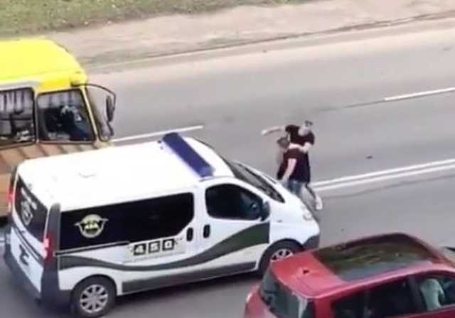 У мережі опублікували відео побиття водія луцької маршрутки