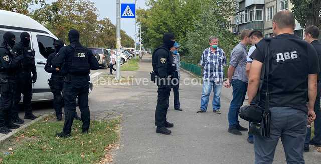 Столичний інспектор-криміналіст торгував наркотиками