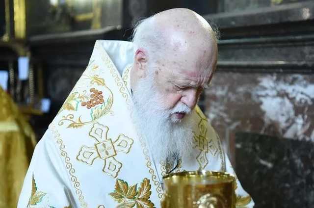 У патриарха Филарета началось воспаление легких из-за COVID-19