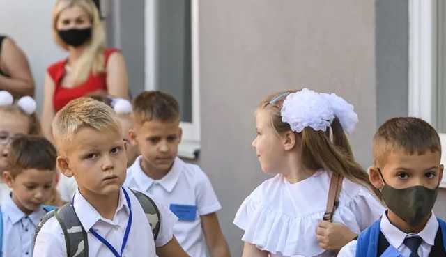 Кашель равно COVID-19? Врач забил тревогу из-за "популярного" симптома