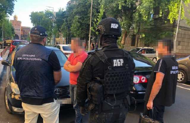 В Киеве сотрудник СБУ подозревается в прикрытии проституции