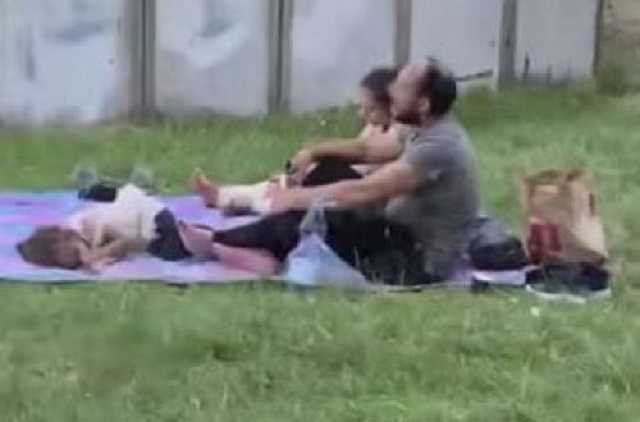 В Киеве родители-наркоманы «ловили приход» на улице при ребенке