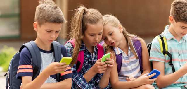 В Днепре школьникам разослали сообщения с угрозами