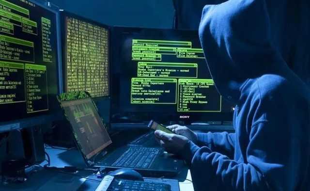 "Слуги народа" хотят разрешить правоохранителям доступ к смартфонам и компьютерам украинцев