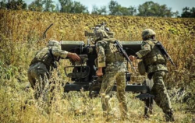 Доба на фронті: у штабі не побачили порушень "перемир’я"