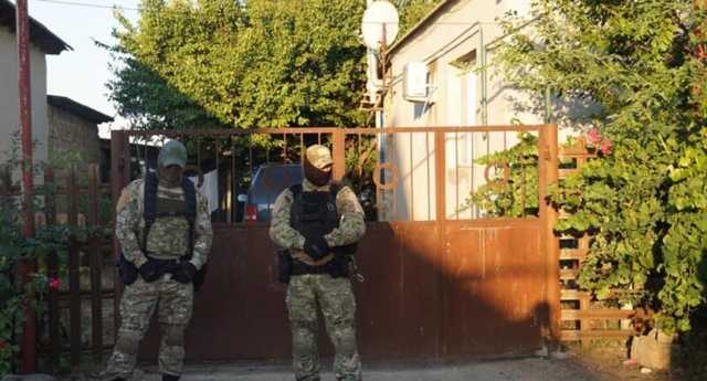 Куди скаржитися, якщо окупанти відбирають землю в Криму