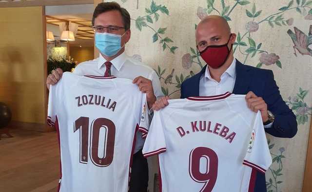 Кулеба в Іспанії зустрівся з футболістом Зозулею