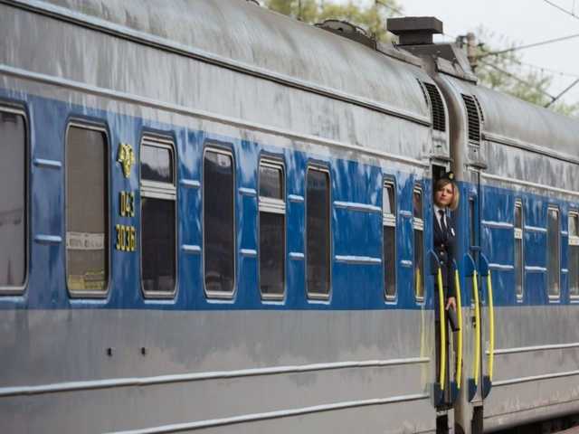 Двое пьяных остановили поезд в Винницкой области ради ролика в соцсети