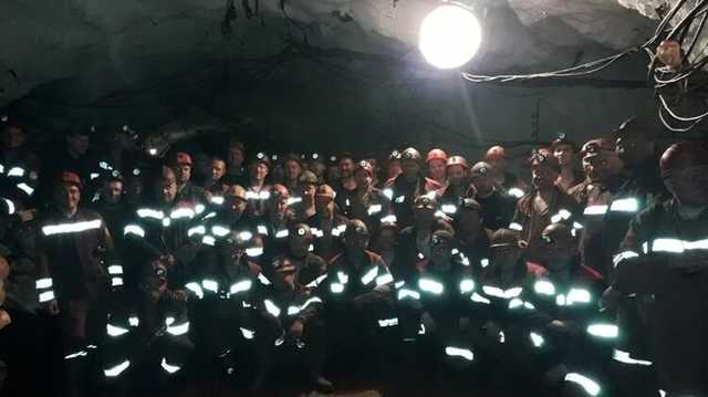 В Кривом Роге почти 250 шахтеров уже десятый день продолжают подземную забастовку
