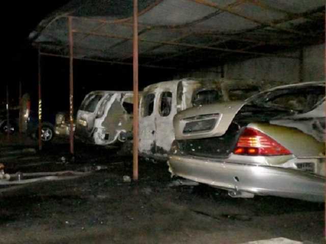 В Одессе на стоянке ночью сгорели сразу четыре машины