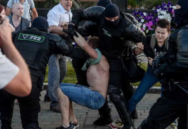 100 белорусских футболистов выразили протест против действий силовиков