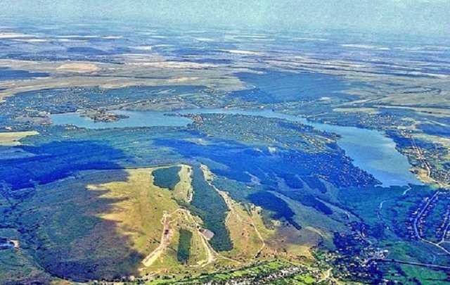 Фашик Донецкий: В оккупированном РФ Алчевске "биндеры" выпили Исаковское водохранилище