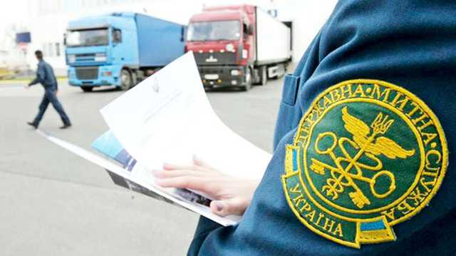 Минфин установил доплаты таможенникам, работающим в пунктах пропусков во время эпидемии коронавируса