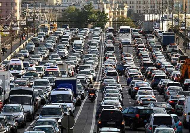 Киев остановился в огромных пробках