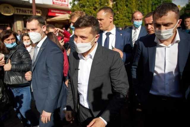 Зеленський далекий від обіцянки побороти корупцію, – Financial Times