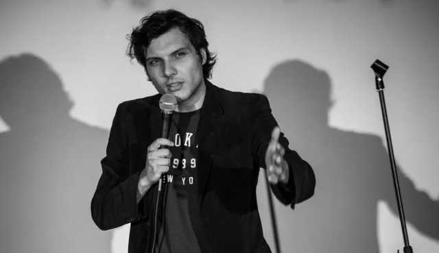 В Киеве толпа избила комика и ведущего "Телебачення Торонто"