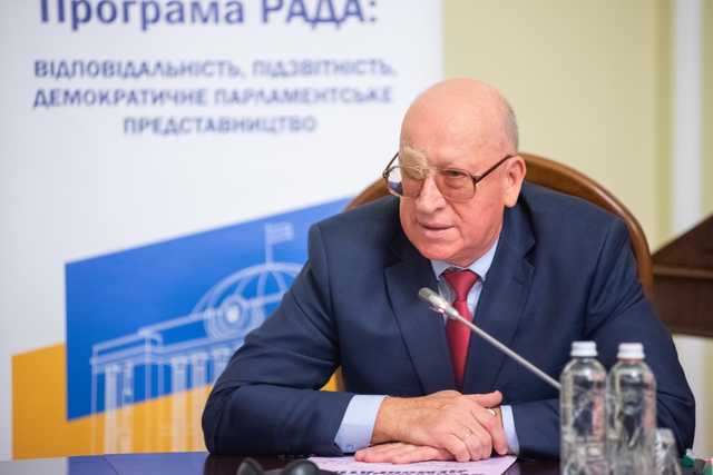 Тридцять років у парламенті. Заступник керівника апарату ВР збагатився на 7,7 мільйона