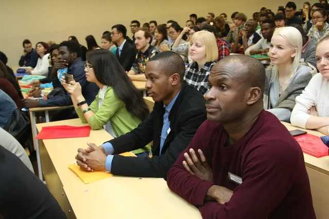 В образовательном комитете объяснили, почему хотят разрешить обучение иностранцев на русском языке