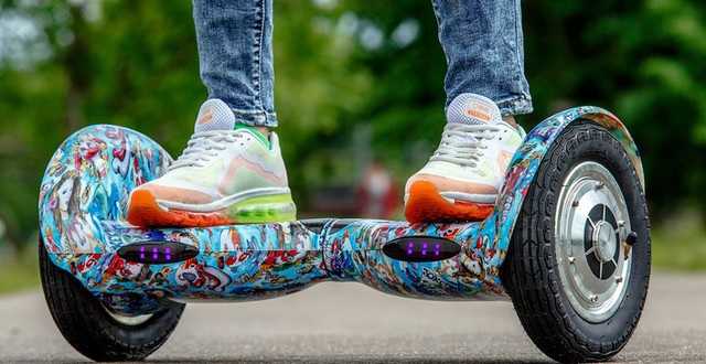 Украинцам запретят кататься на гиробордах и электросамокатах по тротуарам
