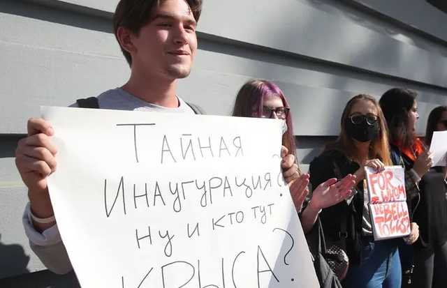 Беларусов позвали на новые протесты после "инаугурации" Лукашенко