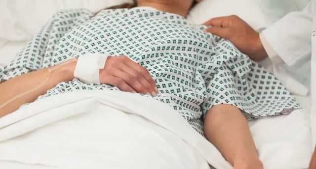 На Днепропетровщине 16-летняя девушка впала в кому после отравления алкоголем