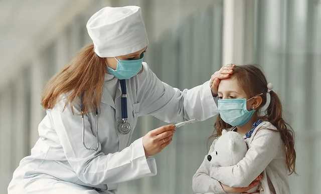 Инфекционист указала на характерные симптомы COVID-19 у детей