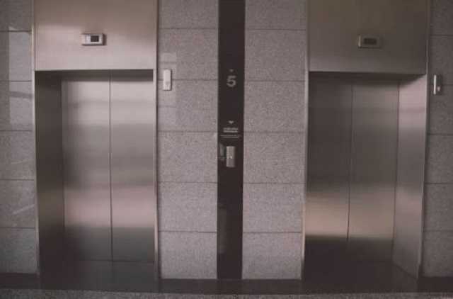 В Киеве лифт едва не убил людей
