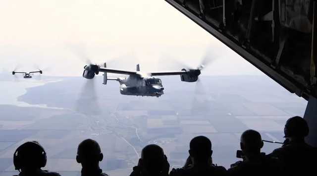 Появилось видео, как самолет США в небе Украины осуществил дозаправку конвертопланов