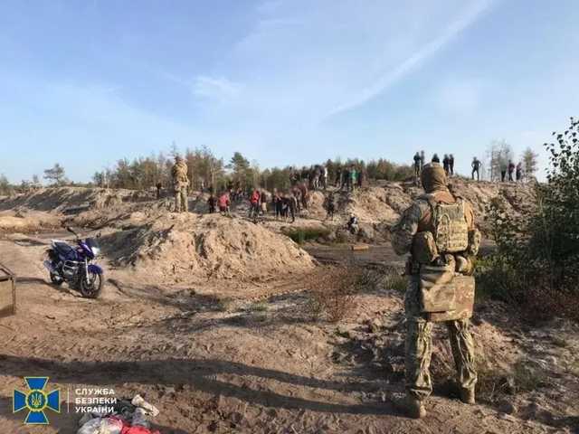 На Ровенщине незаконные добытчики янтаря оказали сопротивление СБУ