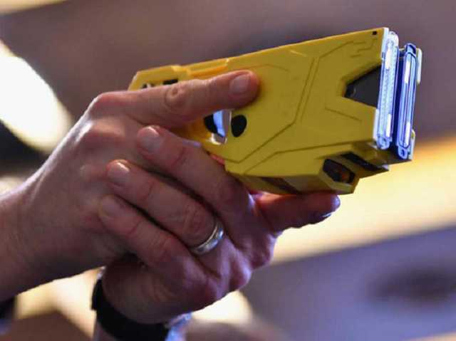 Украинскую полицию вооружат мощными электрошокерами: как они действуют