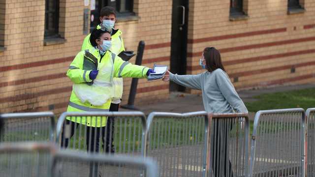 Великобритания установила антирекорд по числу заразившихся коронавирусом за сутки