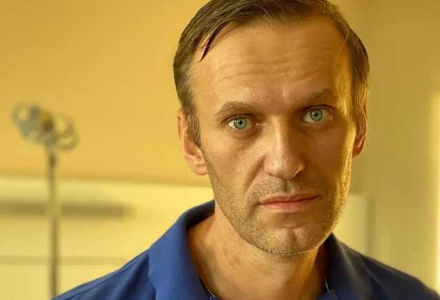 Навальный подтвердил, что его в «Шарите» навестила Меркель