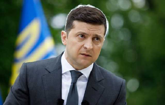 Медики должны получить повышенные зарплаты уже в сентябре, - Зеленский