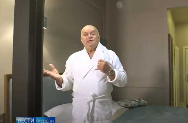 Пропагандист Киселев переночевал в томском номере Навального, чтобы показать, как «все спокойно»