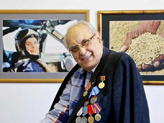 "Я был с ним от зари до зари": умер личный фотограф Брежнева