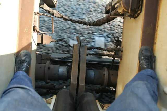 В Киеве под колесами метро погиб зацепер