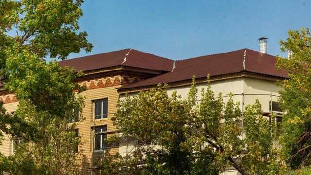 Блогер рассказал, что в Горловке выстраиваются огромные очереди к «детским врачам»