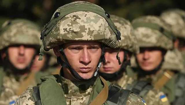 В Украине начали действовать новые воинские звания