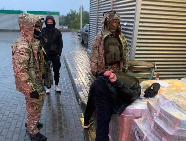 Группа рэкетиров, вымогавших 5 тыс. евро "долга" у перевозчика, задержана на Тернопольщине