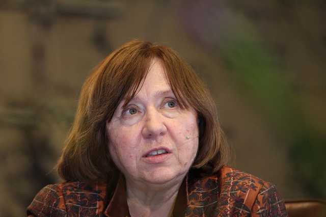 Алексієвич побоюється, що не зможе повернутися в Білорусь