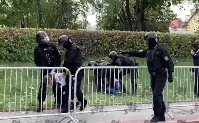 В Гродно 13-летней девочке распылили газ в лицо