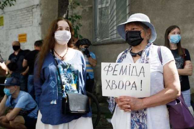 Именем Украины: как скандальные судьи-подонки возвращаются на должности