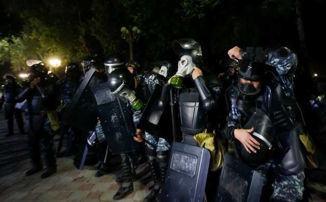 Революция в турборежиме. Украинцы обсуждают ночные события в Кыргызстане