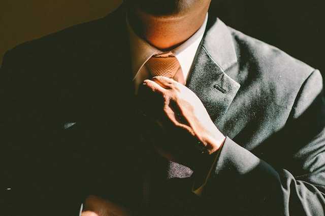 Бандитский Днепр: как кошмарит бизнесменов ОПГ из чиновников, «комбатов» и бандитов